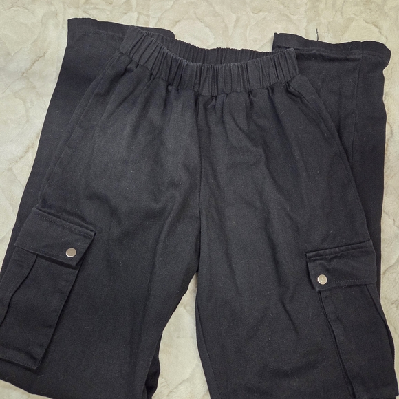 PrettyLittleThing Pants - PrettyLittleThing Black Elastic Waist Pants -cargo Size 0